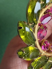 vintage unbranded pink&green rhinestone round brooch pin gold tone