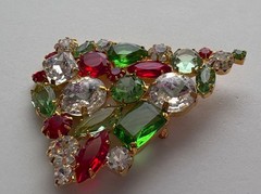 VINTAGE CHRISTMAS TREE PIN BROOCH CZECH GLASS GREEN RED RHINESTONES HTF MCM 55