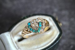 ANTIQUE VICTORIAN ENGLISH 15K GOLD TURQUOISE PEARL ENTWINED HEARTS RING 1873