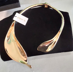 Piper K Calla Lily Shiny Gold Tone Cuff Collar Necklace NWT Statement Runway