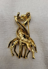 Vintage Gold Tone Black Cream Enamel Intertwined Giraffes Brooch Pin