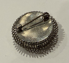 MOTHER OF PEARL SHELL SILVER ART DECO VINTAGE 1.25″ ROUND BROOCH PIN “C” CLASP