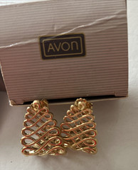 LOT OF 4 PAIRS NOS VINTAGE AVON PIERCED EARRINGS W/BOX-SEE DESCRIPTION