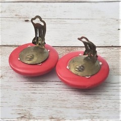 Vintage Clip On Earrings – 1 & 1/8″ – Very Red Circular