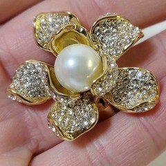 Gold Tone Faux Pearl 7 Petal Flower Ring Clear Stones Jewelry sz 8