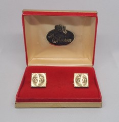Le Chevron Vintage Gold Tone Square Bullet Back Cufflinks Presentation Box