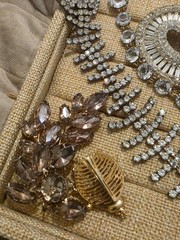 Older Vintage Jewelry 30pcs Lot