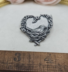 Birds & Blooms Pin Brooch Limited Edition Pewter Nesting Bird Heart Wreath Robin