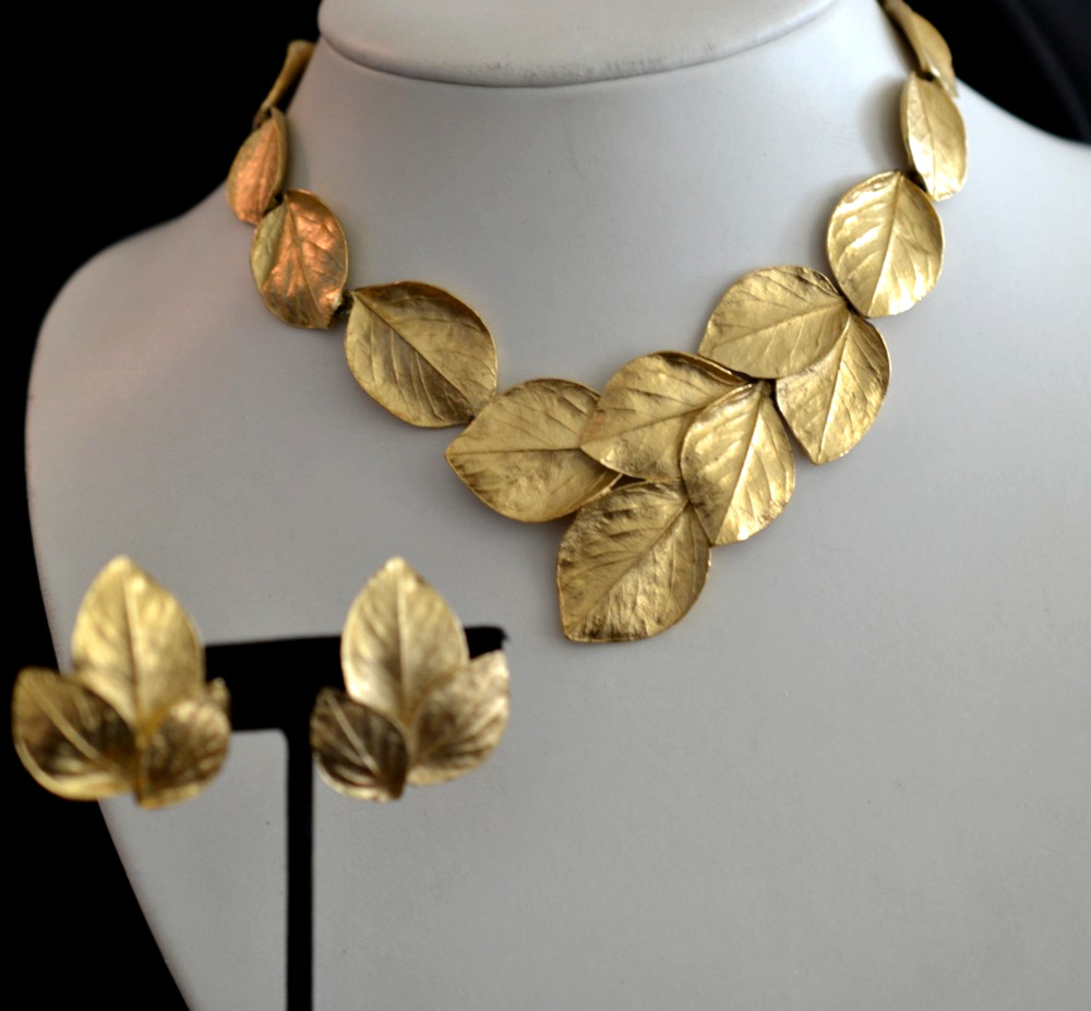 TRIFARI Necklace Clip Earring Set LEAF LEAVES Brush Gold Tone Vintage 19 in. Vtg