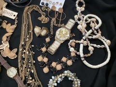 All Wearable Fashionable Very Good Jewelry Lot