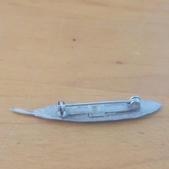 Vintage Silver Tone Feather Brooch Pin Textured Leaf Plume