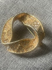 Vintage Brooch Pin Goldtone Rhinestone Wreath Round Career Capsule