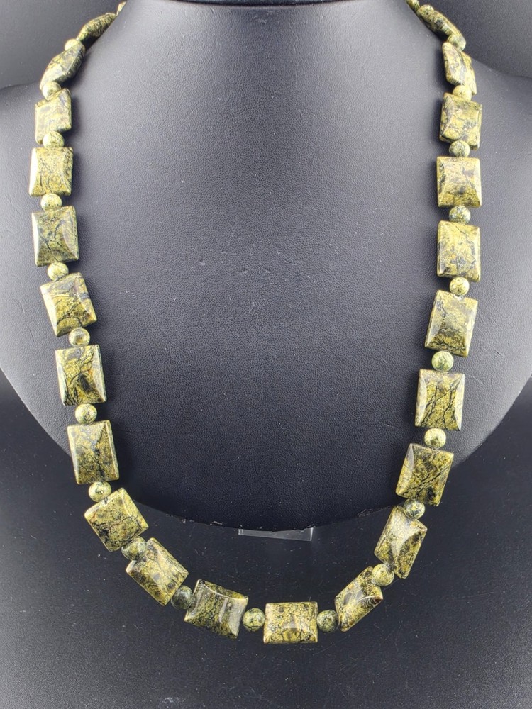 Rare Vintage Chunky Russian Serpentine Green Carved Stone Beads 25″ Necklace