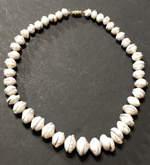 Puka Shell Necklace Hawaiian Lei Graduated 9 mm to 17 mm 17 in Length – Vintage