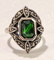 Vintage Avon Royal Essence Faux Emerald Marble Ring Marcasite Size 5 NOS 1970s