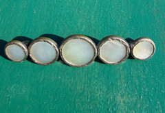 Mother of Pearl Bar Pin Brooch 5 Graduated Silvertone Circles