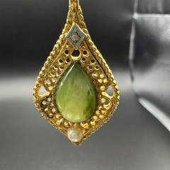 Stunning Vintage Tear-Drop Jade, Pearl, & Diamond Gold-Tone Pendant & Necklace