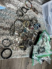 COSTUME VINTAGE JEWELRY Assortment Bracelets Over 185