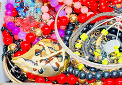 VINTAGE TO NOW ALL WEARABLE MIXED JEWELRY LOT–SMALL FLAT RATE BOX FULL–2.4 LB+