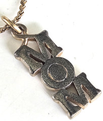 Vintage MOM w/ Clear Rhinestone Gold Tone Pendant Serpentine Chain Necklace 15″