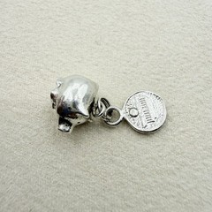 Vintage 925 Sterling Silver Small Piggy Bank Attached Coin Money Dangle Charm