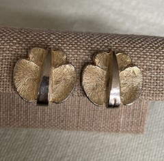 Vintage Hobe Signed Gold Tone Clip On Earrings Jewelry JMS-49
