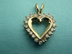 ESTATE 14kt Yellow Gold .25 CT Diamond Fancy Heart Pendant 1.3 Grams Lot 2556