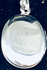 Vintage ETON Sterling Silver Oval Locket and 18 Inch Sterling Chain In Box