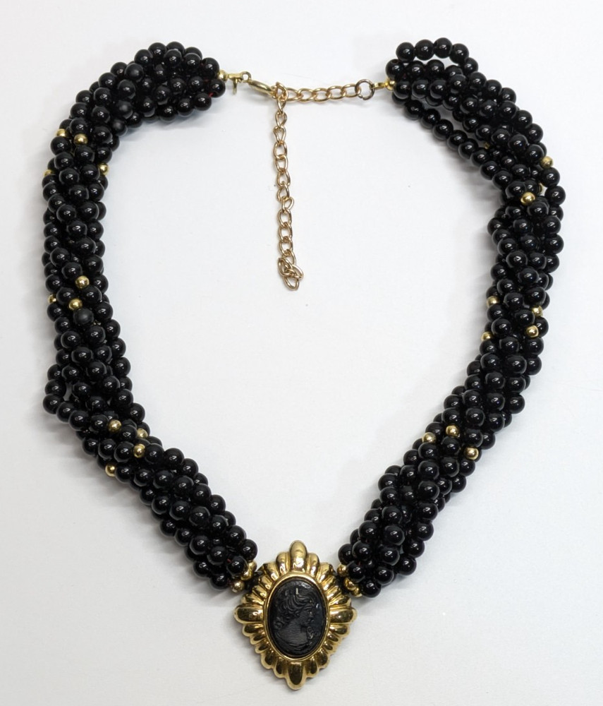 VTG Victorian Revival Twisted Black Bead Gold Tone Cameo Pendant Necklace 16-18″