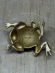 VTG 1990’s ERWIN PEARL DESIGNER GOLDTONE with BLACK GLASS EYES FROG TOAD BROOCH