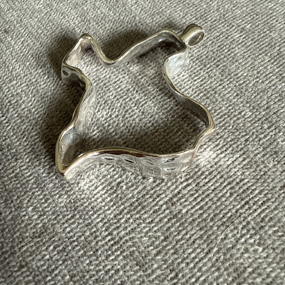 VTG State of Texas Charm Necklace Pendant Hammered Silver Tone Texas Outline