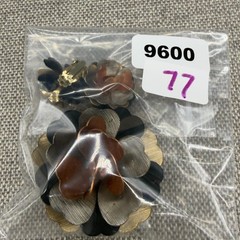Vintage Brooch Earrings Jewelry Set 4 Tone Metal Flowers Clip Ons READ
