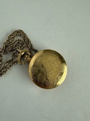 Vintage gold tone jewelry Lot 0f 5
