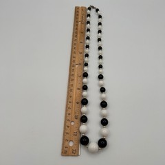 Vintage Black White Graduated Bead Necklace Gold Tone Spacers Single Strand 24″