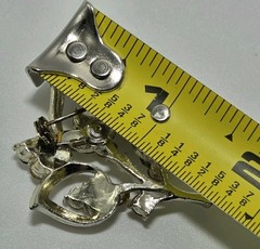 VTG Silver Tone Leaf & Clear Rhinestone Brooch Pin Dimensional Unknown Brand