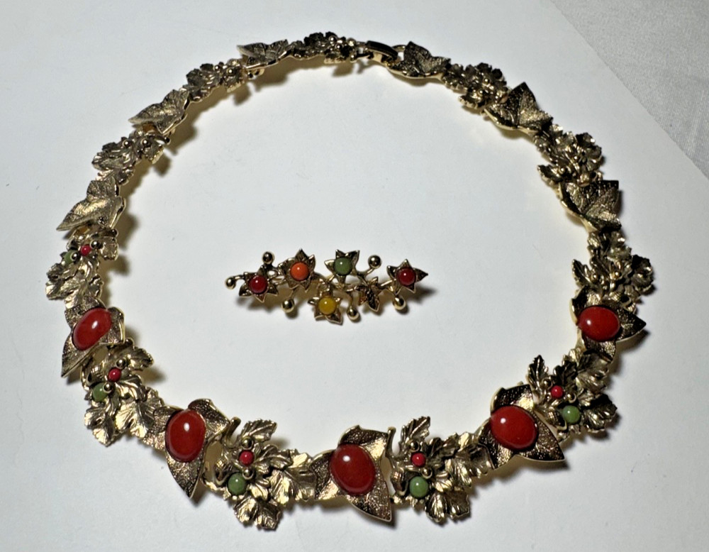 Vintage Oak Leaf Acorn Necklace & Brooch Set Gold Tone Red Green Cabochon Fall