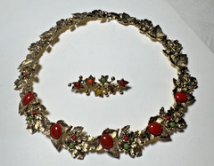 Vintage Oak Leaf Acorn Necklace & Brooch Set Gold Tone Red Green Cabochon Fall