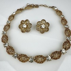 Vintage Crown TRIFARI Gold Tone Necklace & Clip-On Earrings Set ~ Excellent!