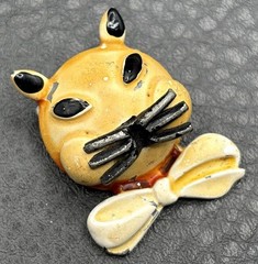 Vintage Unique Cat Face Brooch Pin Painted Enamel Bow Tie Yellow Whimsical