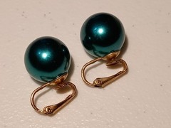 E110 Pretty Vintage Gold Tone & Aqua Metallic Round 5/8in Sphere ClipOn Earrings