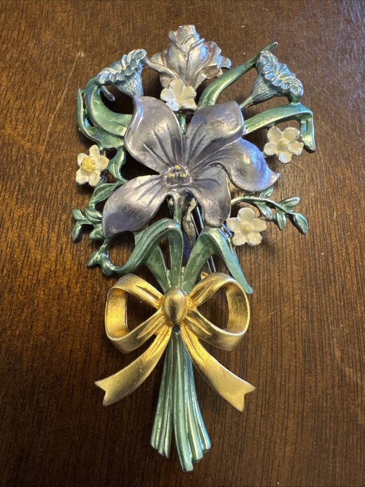 VTG Tona Flower Bouquet Brooch