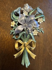 VTG Tona Flower Bouquet Brooch