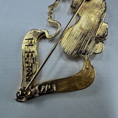 Vintage Lady Remington Brooch Gold Tone Figural Woman Heart Shape Profile Pin