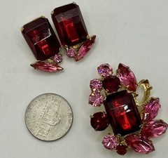 Vintage Red & Pink Rhinestone Brooch Pin & Matching Clip On Earrings Gold Tone