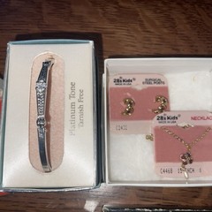 VINTAGE CUSTOM JEWELRY LOT VERY NICE PCS