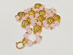 VINTAGE 1980 CHANEL ROSE PINK GRIPOIX POURED GLASS GOLD MEDALLION 35″ NECKLACE