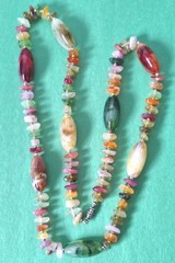Vintage COLORFUL SWIRLED Acrylic Beaded Necklace W/Gold Tone Beads