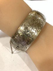 VINTAGE STERLING Silver ETCHED HINGED BANGLE Check Last Pictures