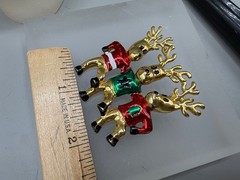 VINTAGE ESTATE GOLD TONE ENAMEL RED GREEN DANCING REINDEER CHRISTMAS BROOCH PIN