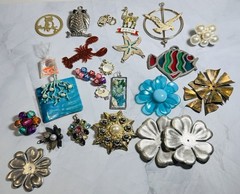 Lot 24 Vintage Findings & Pendants Large & Medium For Crafting Or Up Cycling